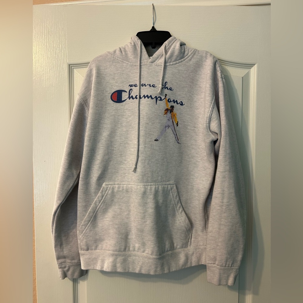 Light gray Queen/champion hoodie